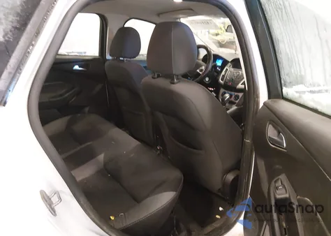 2014 Ford Focus Se z USA, uszkodzony, nr VIN 1FADP3F21EL351051